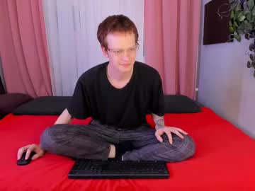 skinnybuthugex naked men live cam show