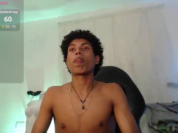 sky_walkerss naked men live cam show