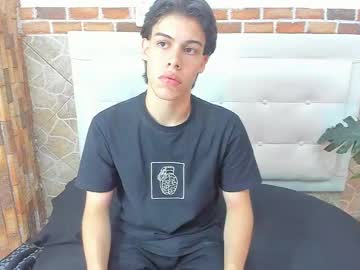 skyler_neo naked men live cam show