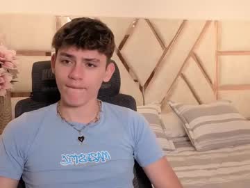 stolaas naked men live cam show