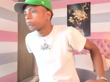 suckdrago naked men live cam show
