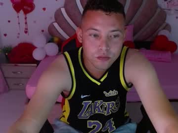 sven_fox723 naked men live cam show