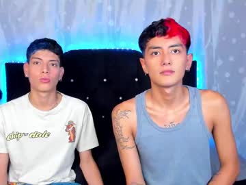 taylor_and_chris21 naked men live cam show
