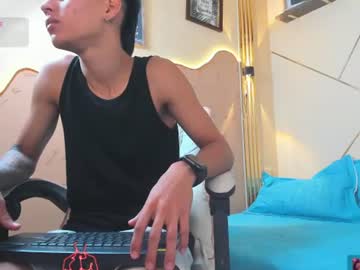 thiiago_xxx naked men live cam show