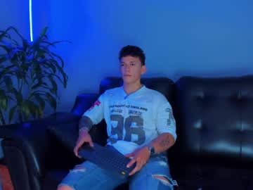 thomas_moon_ naked men live cam show