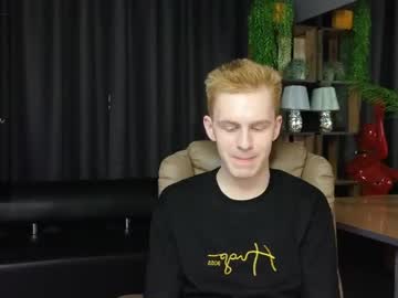 tommy_crash naked man live cam