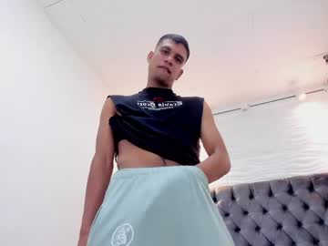 tommy_jones2 naked men live cam show