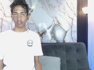triiangel_latinboy naked men live cam show