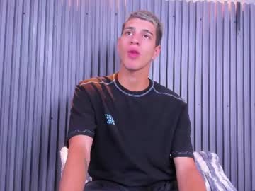 tyler_noir naked men live cam show