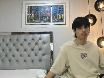 wayath naked men live cam show