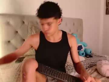 wyatt_444 naked man live cam