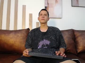 xr_zac naked men live cam show