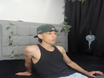 xxherozxx naked men live cam show