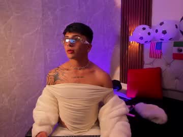 your_kitty_boy naked men live cam show