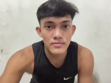 yourstreetguy_kenneth naked men live cam show
