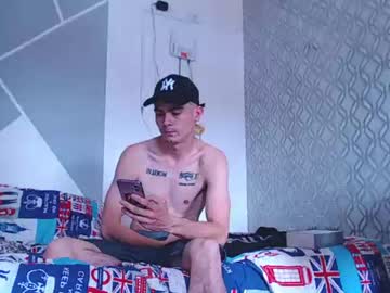 zac_efront naked men live cam show