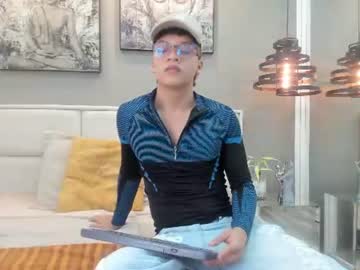 zac_million naked men live cam show