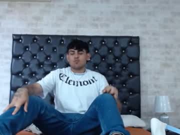 zaynblaze_ naked men live cam show