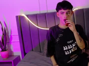 zeyn_smith naked men live cam show