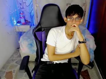 zxvn_n naked men live cam show